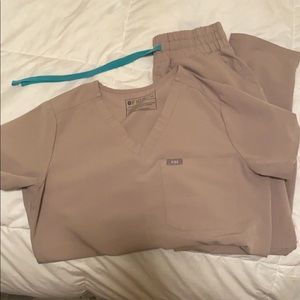 FIGS scrubs set. Boulder Xs Catarina and Xs/p high waisted yola